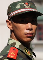 霓虹灯下新哨兵演员表张毅剧照图片