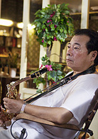 爱的面包魂演员表邱爸 剧照图片