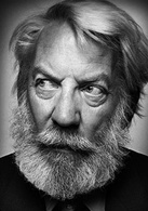 《最佳出价》演员表比利剧照图片