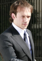 密码疑云演员表路易斯剧照图片