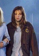 杀出狂人镇演员表贝卡剧照图片