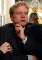 葬礼上的死亡演员表西蒙剧照图片