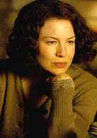 《铁拳男人》演员表Mae Braddock剧照图片