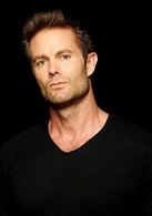 冬天的骨头演员表巴斯金剧照图片