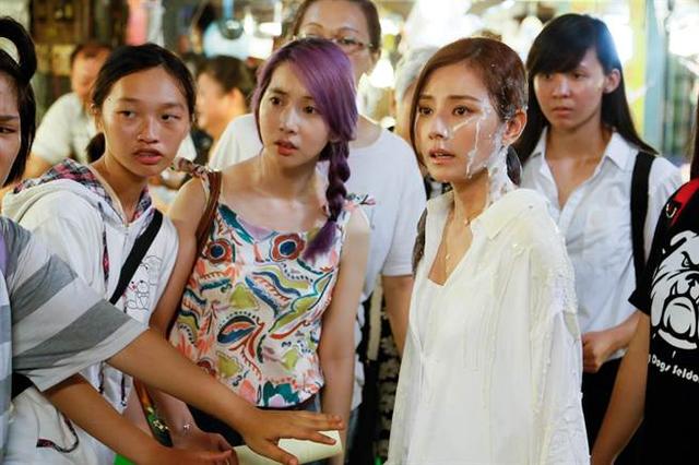 陈怡蓉街头遭人泼白漆 头发受损大叹恶梦一场