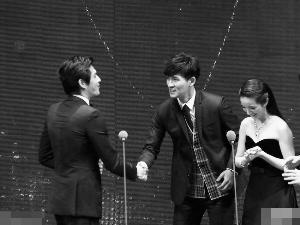 台湾金钟奖：大小S过往情史全在这里和解