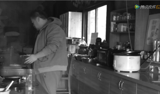 胖虎突感迷茫花姨暖心安慰 想让平顶变得更好