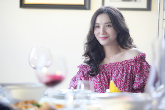 《嘿，老头！》热播 宋佳：生活和穿衣做减法 