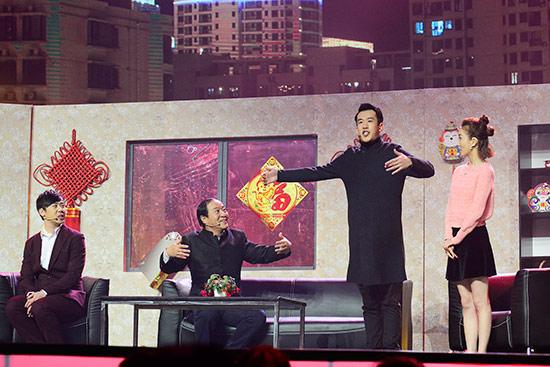 江苏元宵晚会费玉清献唱 牛群曹云金苗阜登台