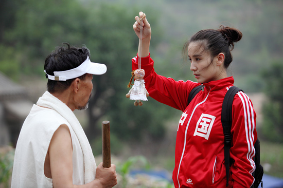 《嘿，老头！》热播 宋佳：生活和穿衣做减法 
