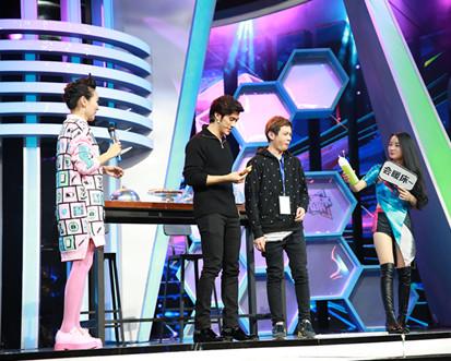 李治廷《不服来战》“落泪” 变调皮王整蛊导演