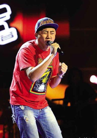 关喆在《中国好声音》演唱