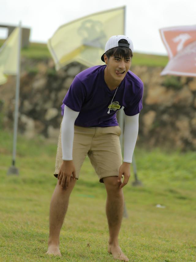 李晨浩演技爆笑全场 张蓝心助阵《一起出发》