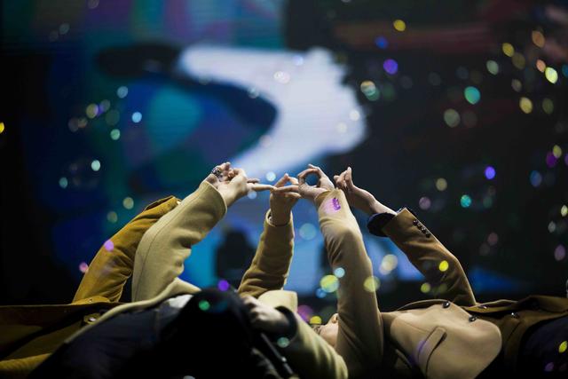 舒淇再度泪洒燃少舞台 然而“游戏”还在继续