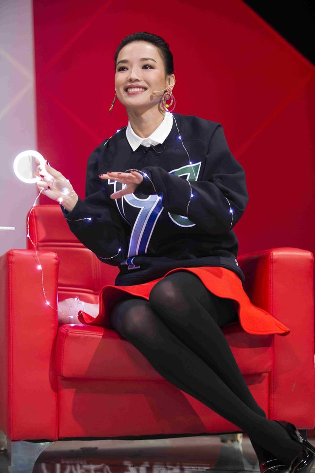 舒淇再度泪洒燃少舞台 然而“游戏”还在继续