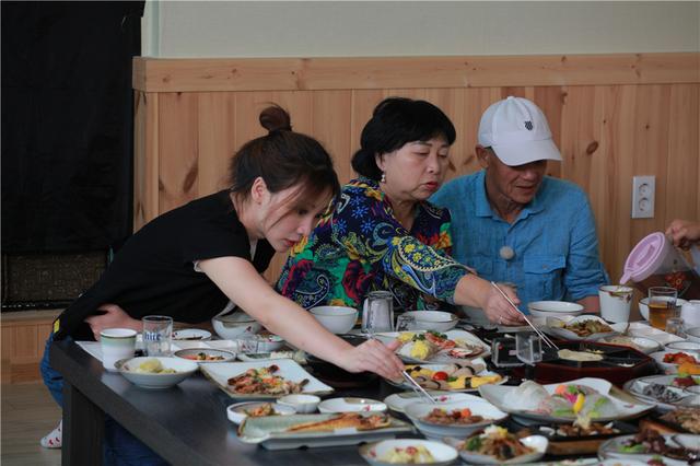 《爸妈去旅行》杨志刚穿女装 柳岩或遭曝旧照