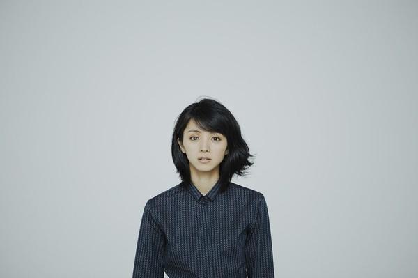 满岛光演年轻版黑柳彻子 回顾日本电视黄金时代