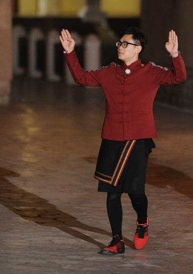 《24小时》大鹏斗智 难敌双卧底遭徐峥算计