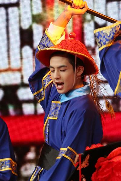 宋威龙《天天向上》帅气来袭 卖萌扮酷样样精通