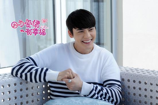 《爱有幸福》收视口碑双涨 陈伟霆“暖晕”全民