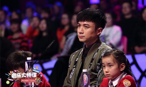 古巨基献朗诵首秀 “献给家人的歌”直戳泪点