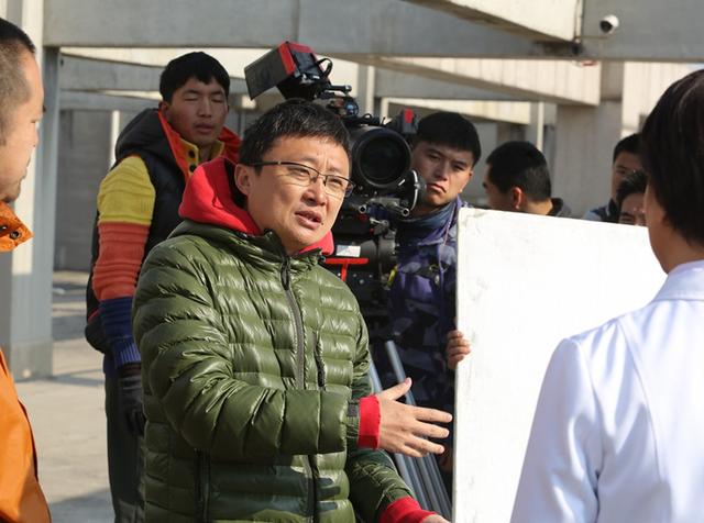 《穿越》片花曝光 沈严刘海波打造美剧时尚悬疑