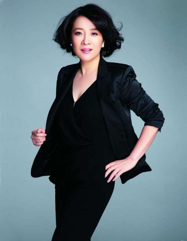 喜迎三八妇女节 陈小艺与儿子日常生活大曝光