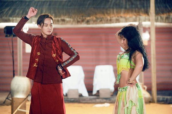 尹正回应“团欺” 为航海六人绘“家庭图谱”