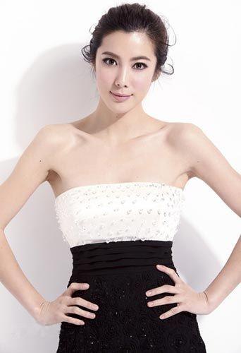 《义海雄风》横店热拍 王珂首演哑女获期待