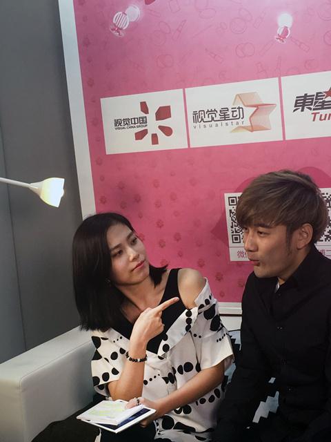 马小媛搭黄小蕾爆剧组伙食 大吃芥末狂飙泪