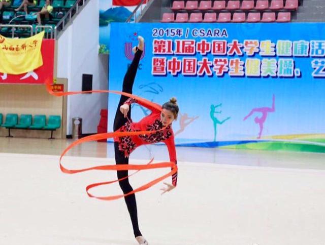 体操女孩《花漾梦工厂》秀软骨功 网曝是宁泽涛女友