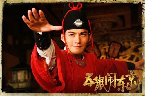 从花美男到老干部 “出逃者”严屹宽为自己活