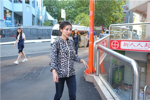 《带着爸妈2》柳岩家游在囧途 柳爸不识羊驼