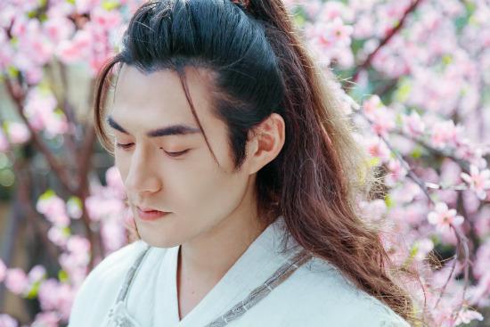 挑战两大经典 严屹宽这个大侠有点不一般