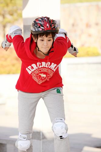 《因为爱》热播 海陆治愈系笑容温暖人心