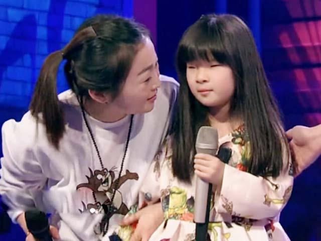一周综艺：感人！8岁乐观女孩唱哭网友