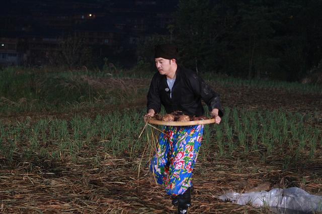 城会玩！运动会运红薯 有颜任性！MC挑战花裤子