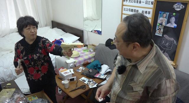 黄爸空降《旋风孝子》 惨遭黄晓明母子“无视”