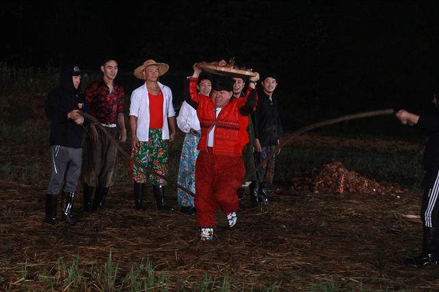 城会玩！运动会运红薯 有颜任性！MC挑战花裤子