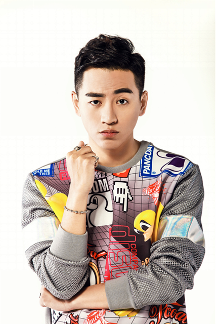 科幻季播网剧《守护者》开播 关棋语穿越变英雄