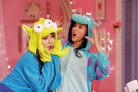 张柏芝谢霆锋同档亮相：一个在东方一个在浙江