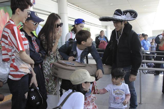 李治廷称林志玲是亲人 当土豪挑夫学“撩妹”