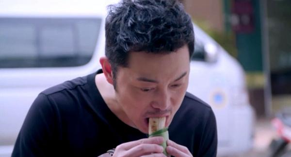 《一路上有你》首播 沙溢老挝街头讨要烤香蕉