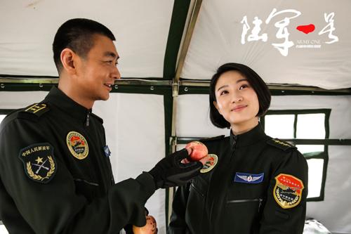 《陆军一号》写军旅爱情  网友心疼“黑天鹅”