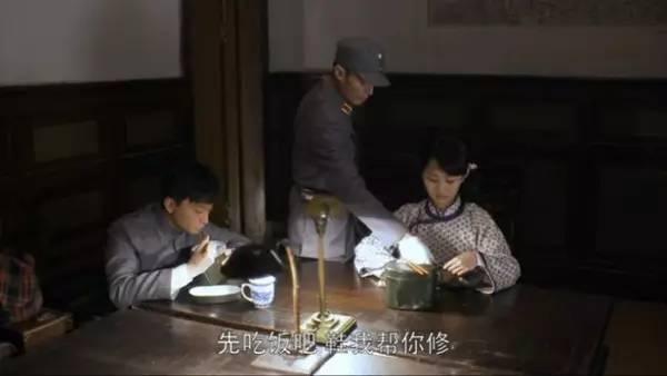 《太阳的后裔》那些萌点 我们的抗战剧早玩过 