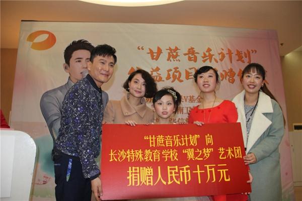 《歌手》传播公益正能量 张信哲堪称无冕歌王