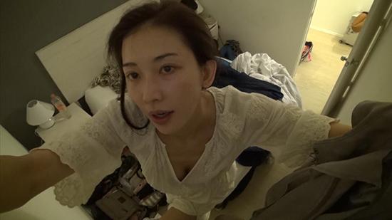 《花样姐姐》林志玲素颜身着睡衣对摄像头撒娇