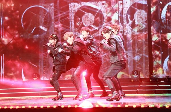 《星动》郑淳元首临大危机 李玟雨舞技引尖叫