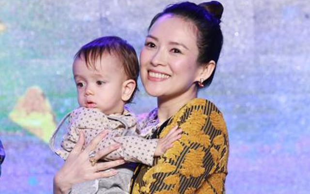 一周综艺：林志玲泳衣戏水秀身材