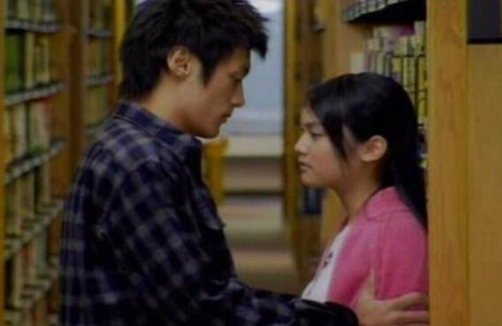 余文乐其实要找个妈妈型女友 周冬雨能接住吗？